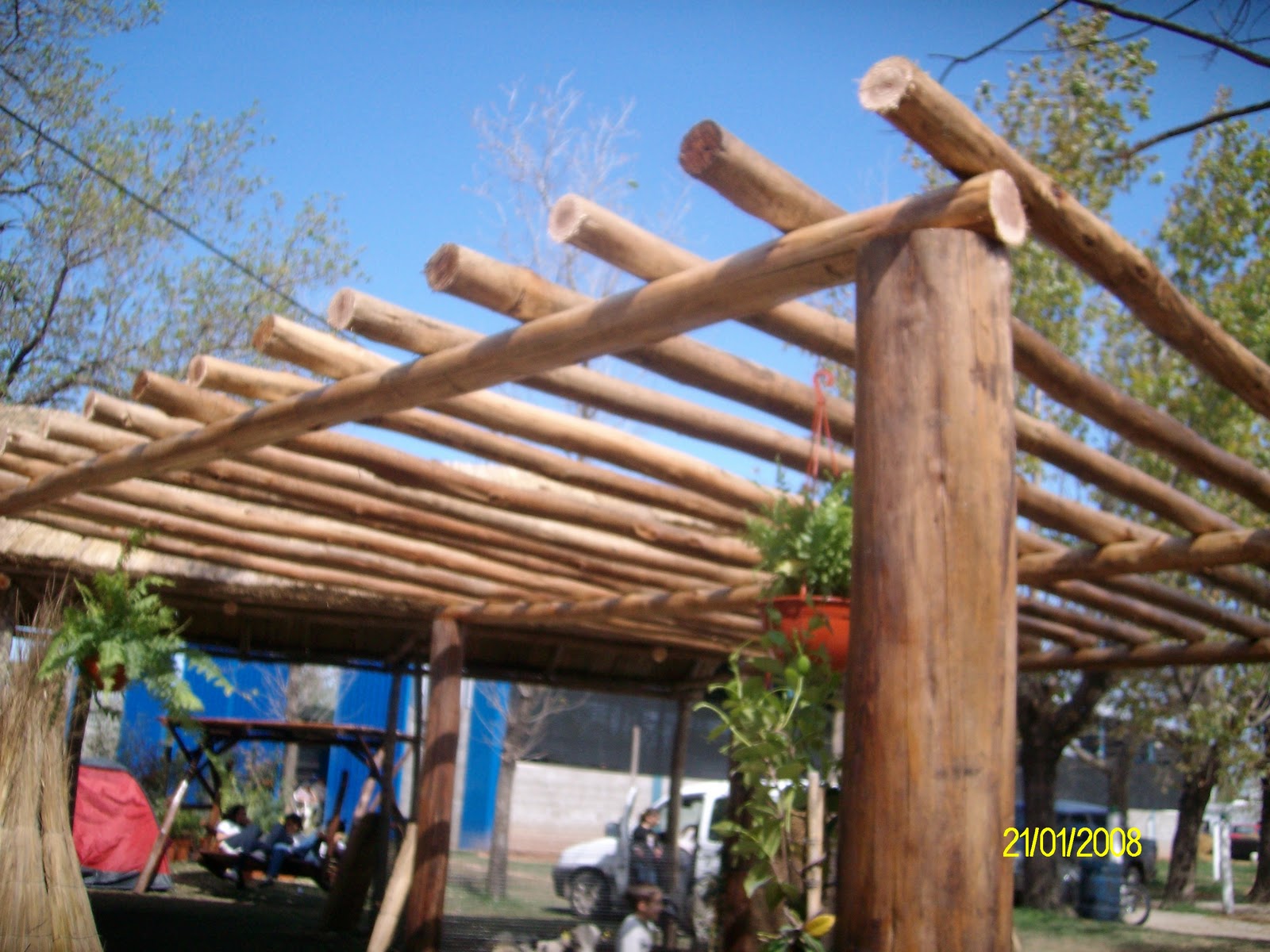 VIVERO EL PINAR: PERGOLAS DE PALOS