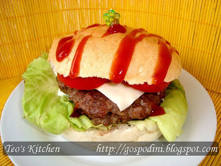 Hamburger umplut la gratar