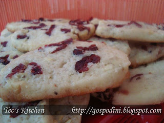 Biscuiti cu afine rosii