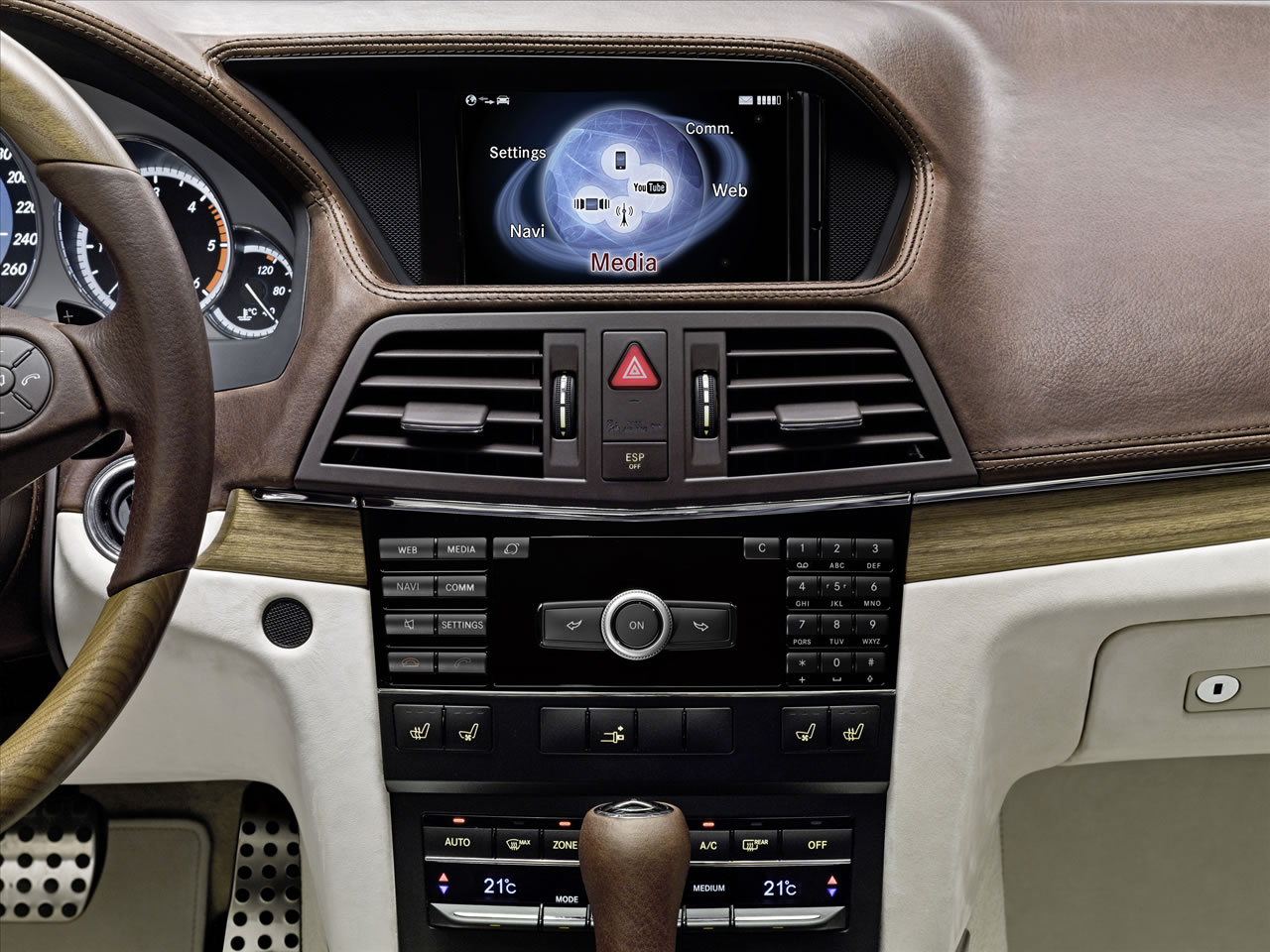[Mercedes-myComand-5.jpg]