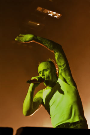 [Prodigy-Pav-Atl-300-vkrithi.jpg]