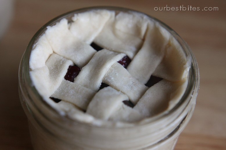 [lattice+topped+jar+pie.jpg]