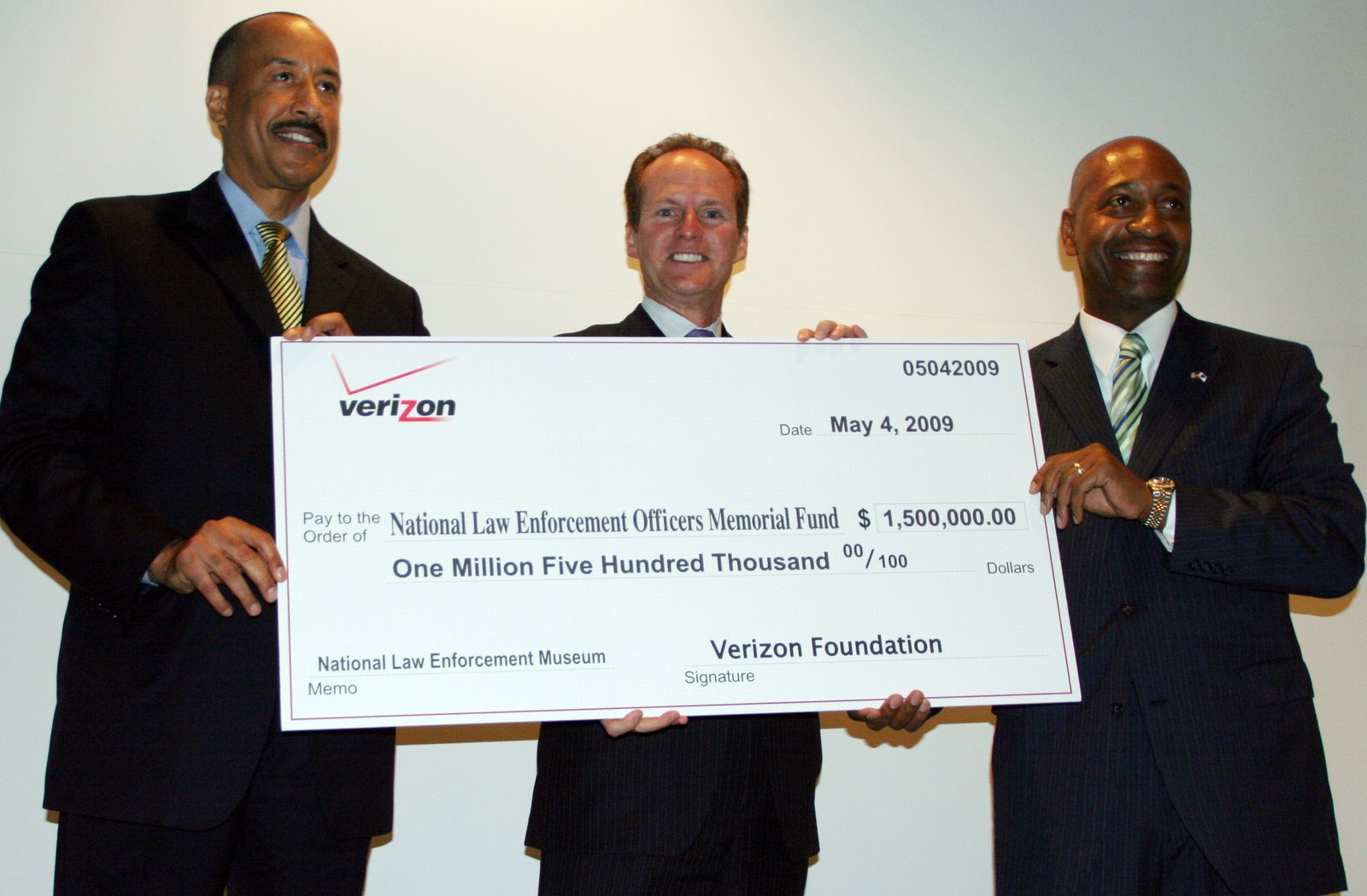 [VerizonPressConf+-+5.4.2009+313edit.jpg]