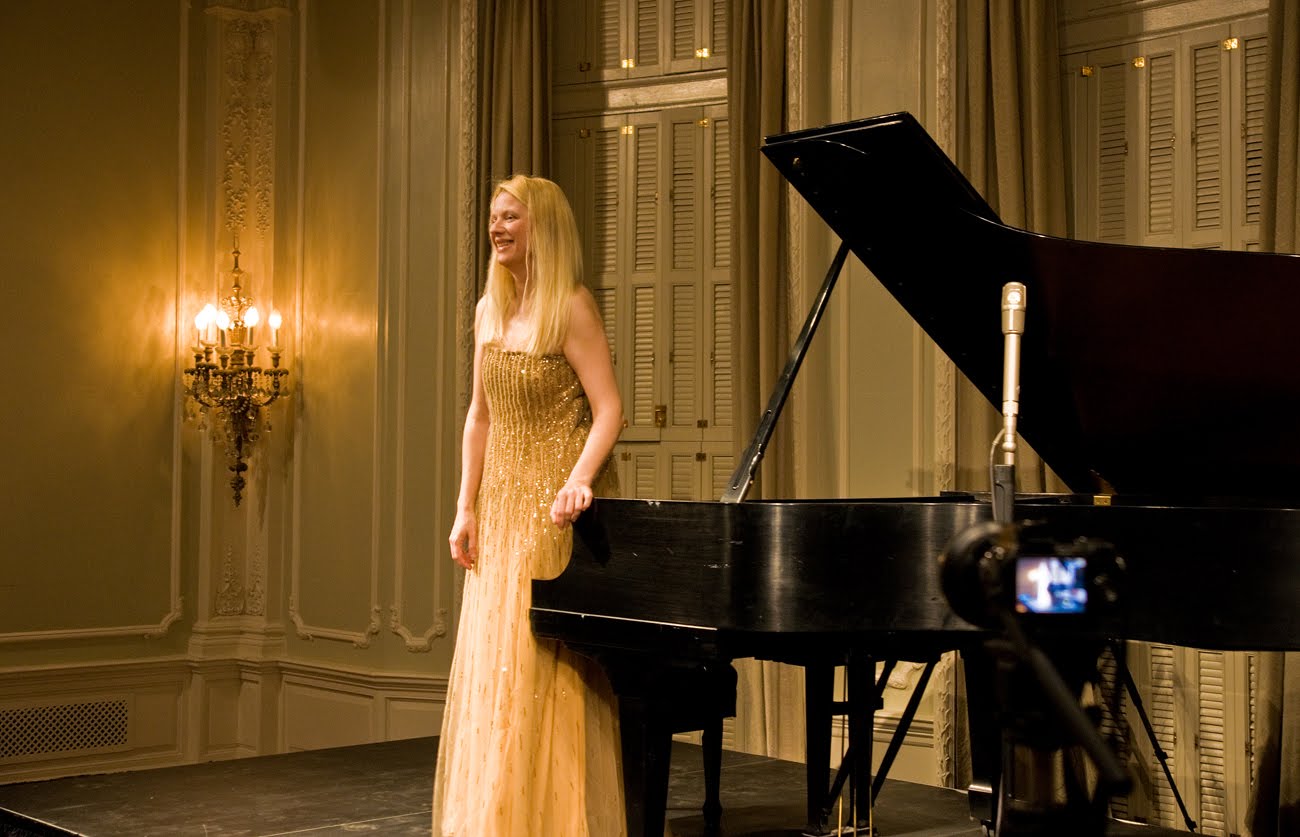 ukraine21 Valentina Lisitsa, pianist, at Ukrainian Institute of America