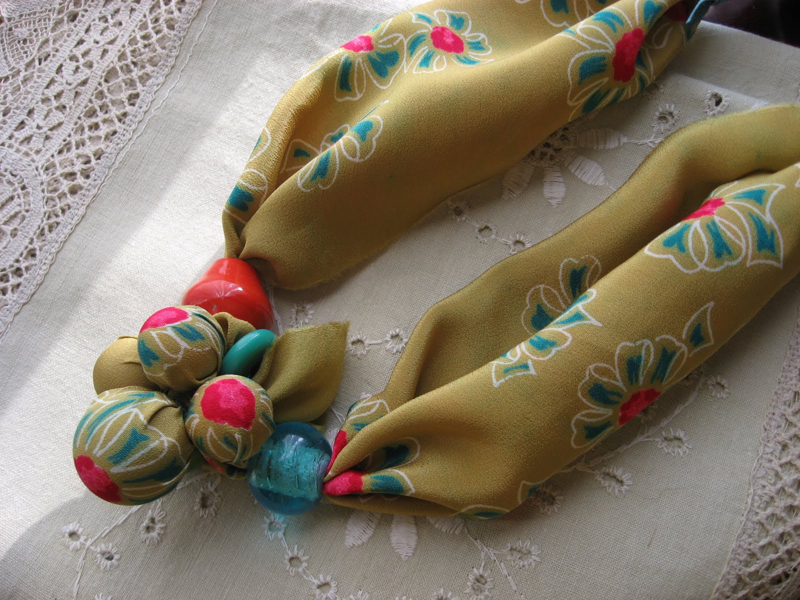 froo*gal Fabric Bead Cluster Necklace How To DIY