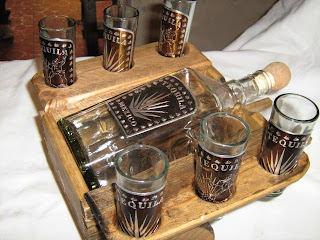 ARTESANIA DE JALISCO: Licorera con seis caballitos