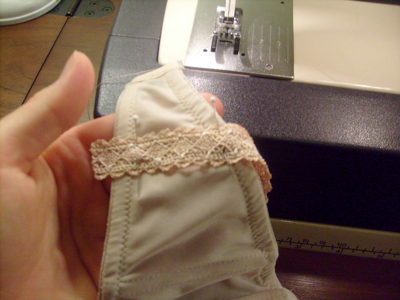 Pretty bra straps? A crazy tutorial / Create / Enjoy