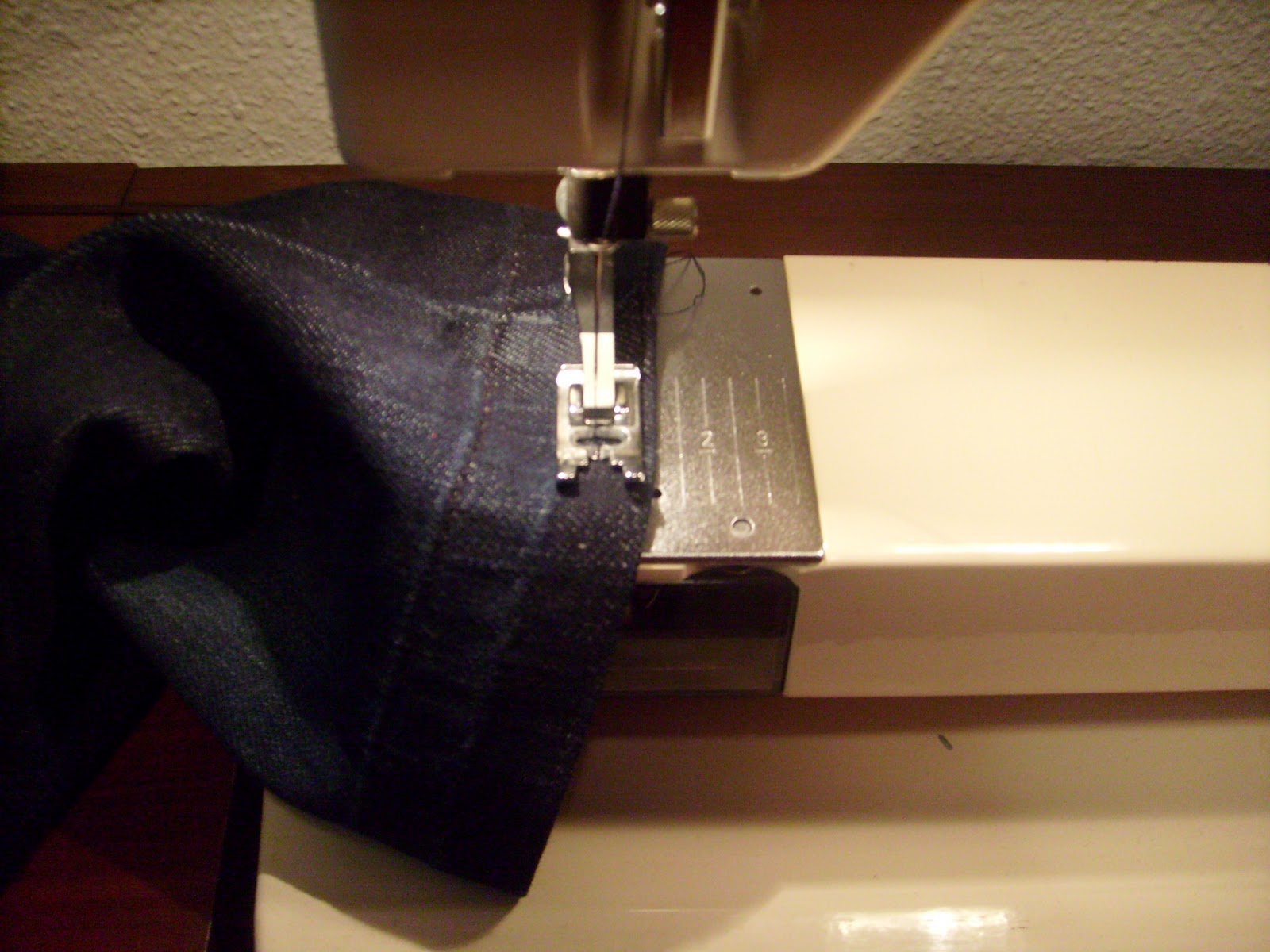 How to make your jeans a little longer--Tutorial! / Create / Enjoy