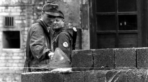 [1961-08-13+Mauerbau.jpg]