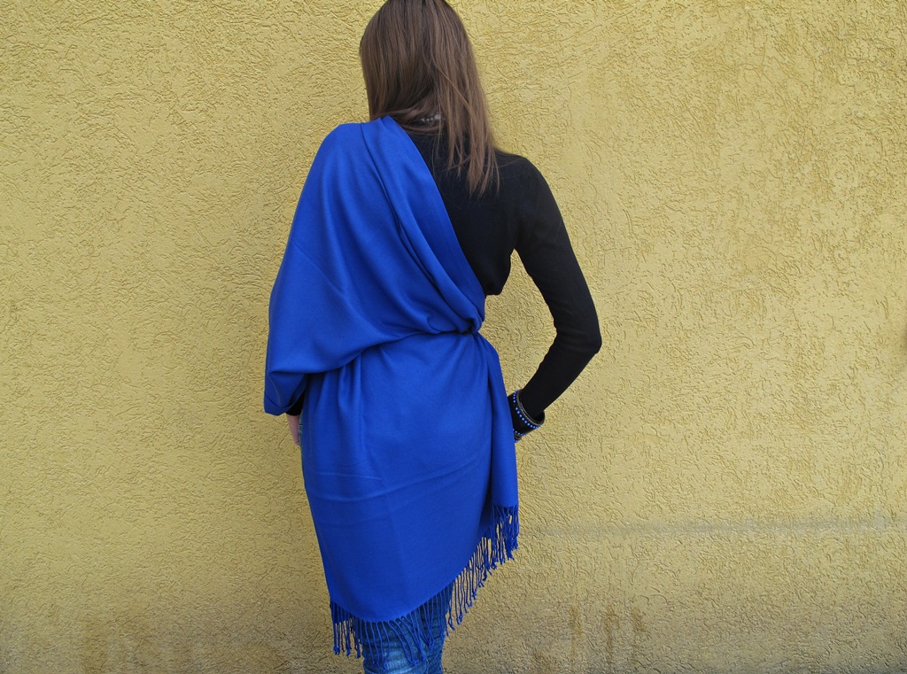 Powder Blue How to wear your pashmina scarf...