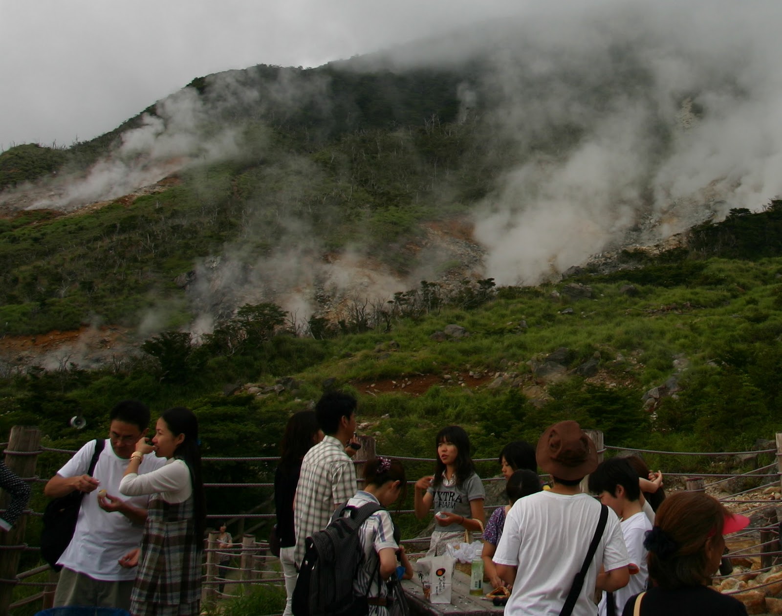 Torwen's Blog: Ôwakudani, the Great Boiling Valley
