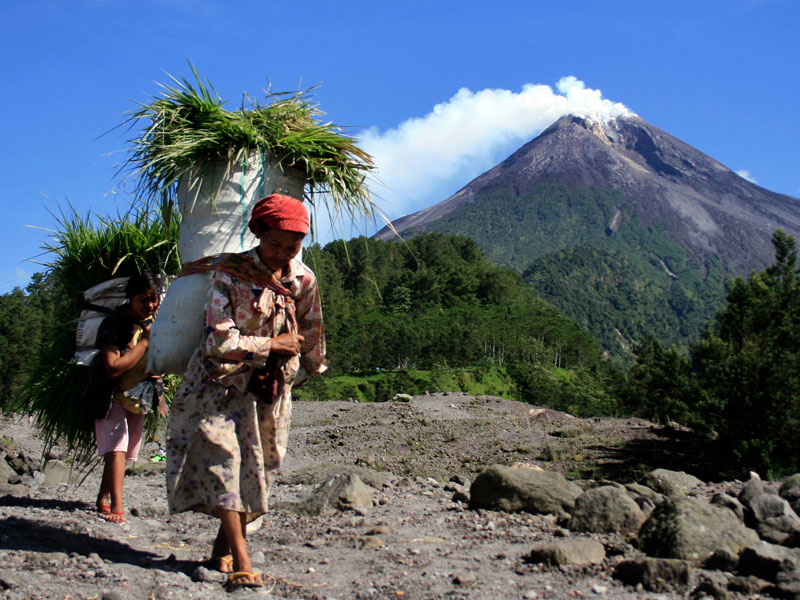 GaLeRi pHoTo: Photo Photo Merapi SebeluM Dan Sesudah Meletus