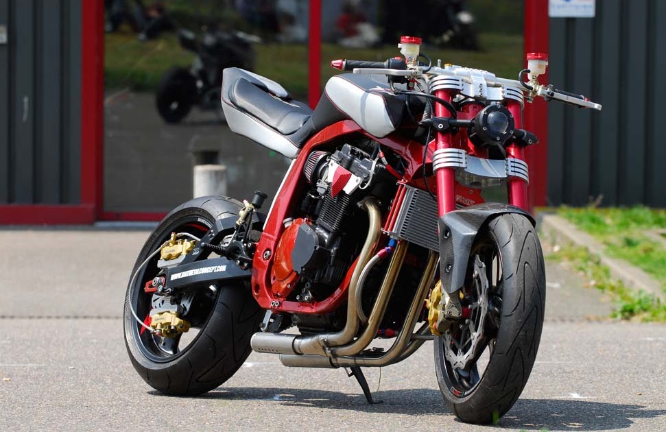 BMW i4 Streetfighter Bike