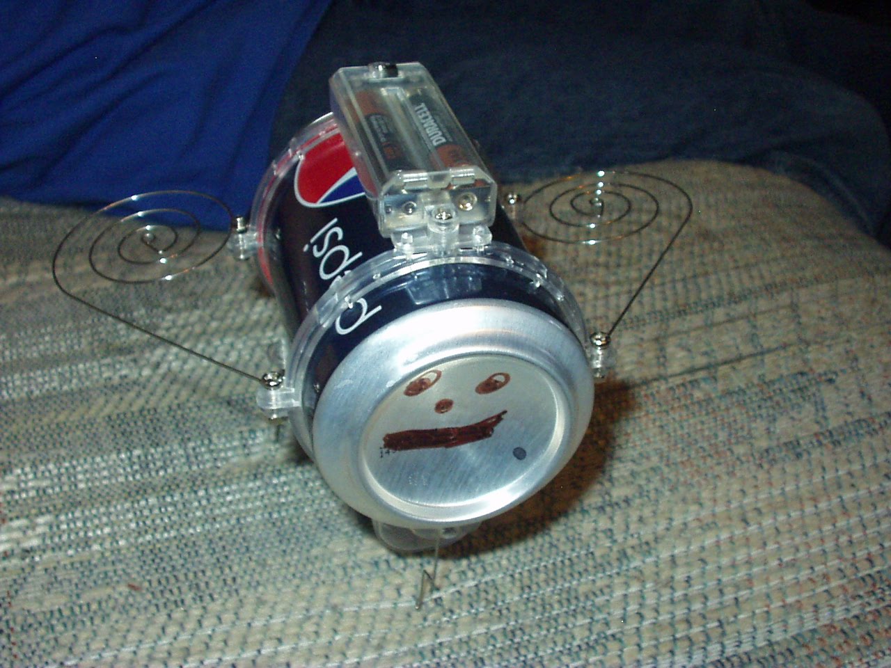 How To Make A Robot Out Of A Soda Can – YLUOZ