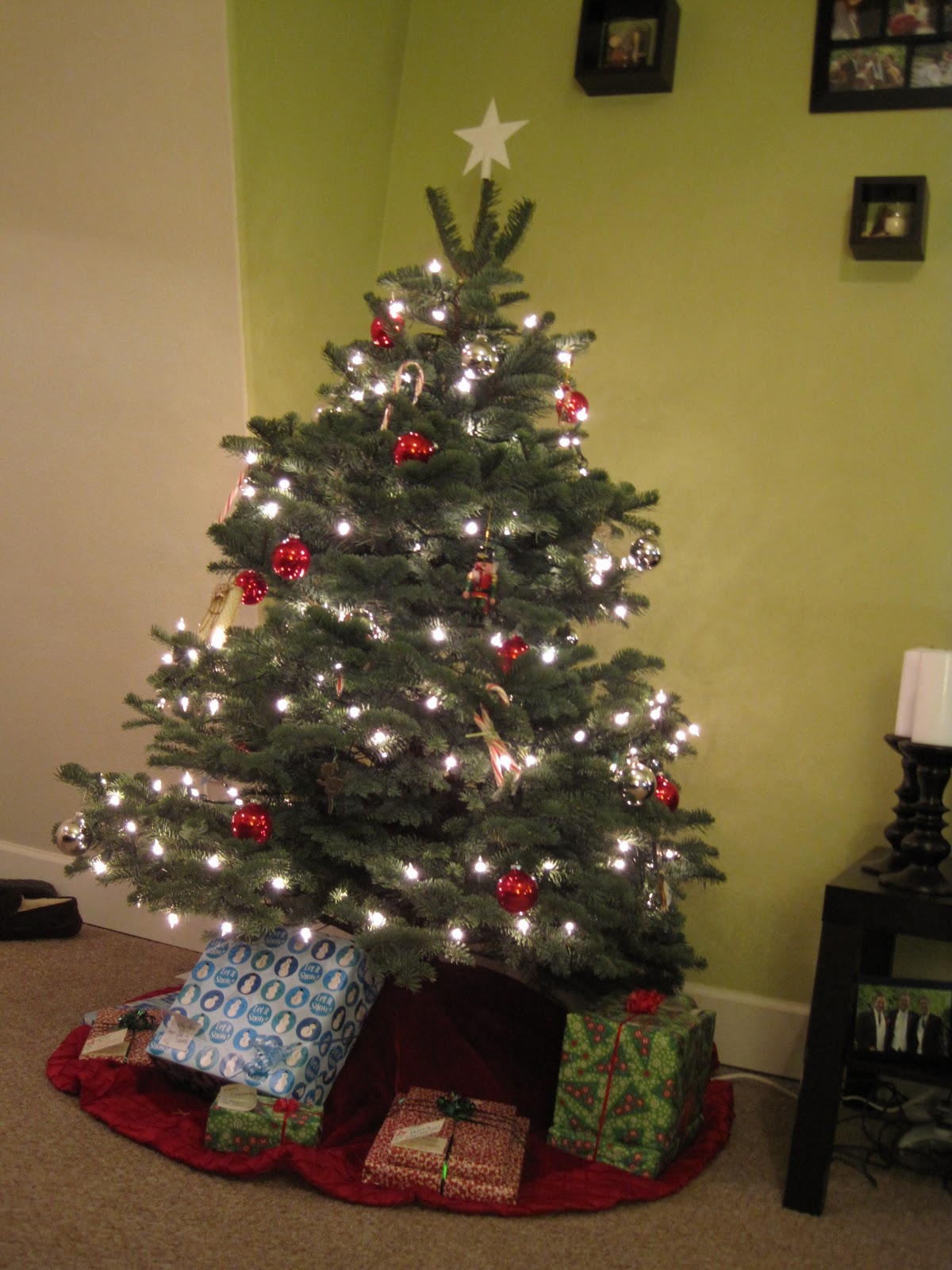 Where to score free christmas greens The Boboth Blog-oth: Our First Christmas Tree!