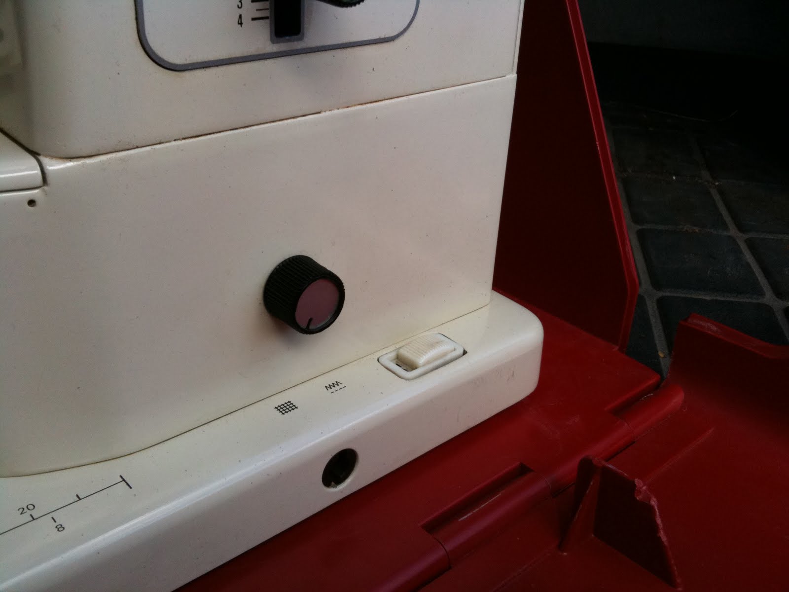 A Few Scraps Free Motion Quilting Feed dogs