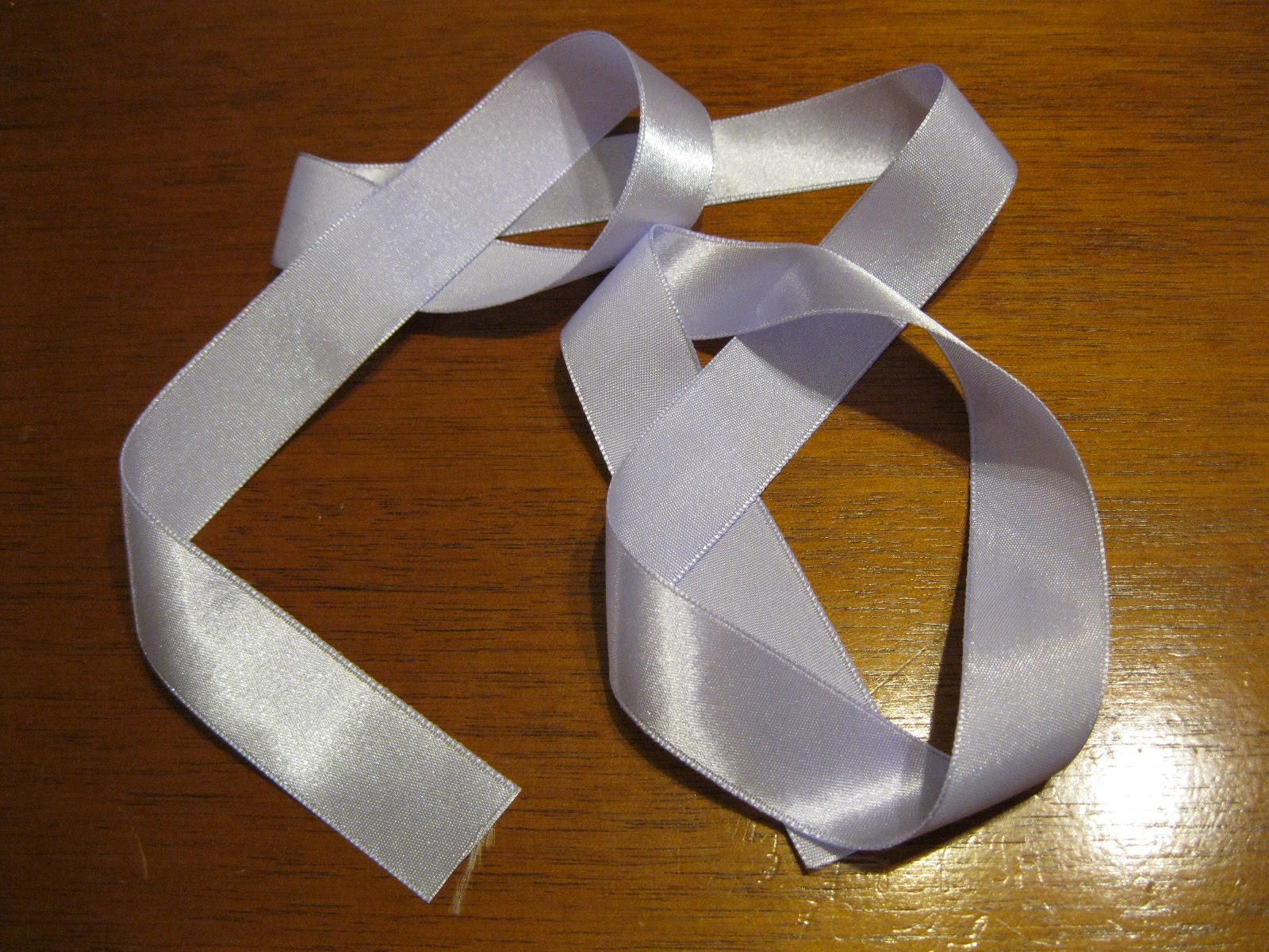 majo workplace how to...folded ribbon flower hogyan készül...hajtott szallagvirág