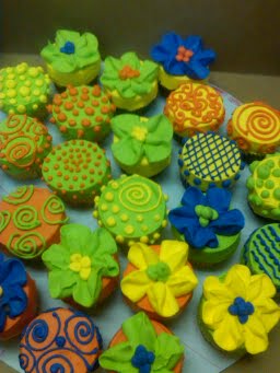 Whimsically_Fun2_Cupcakes