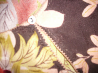 Baju Melayu Johor Baju kurung wanita dengan jahitan mata lalat