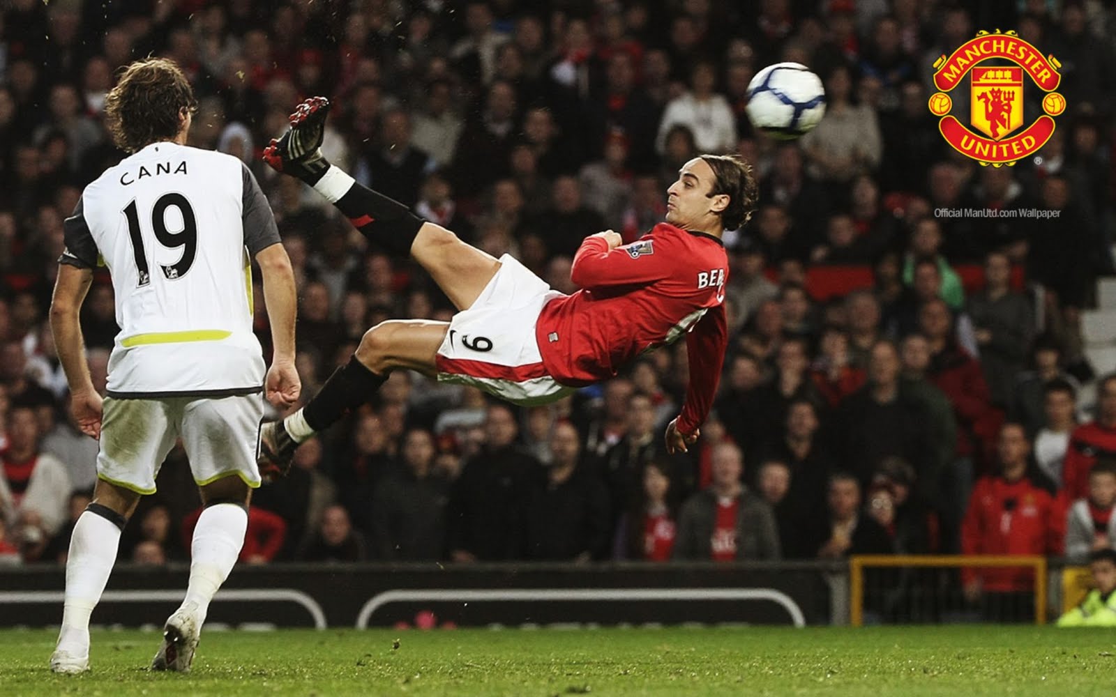 Юнайтед спортс. Бербатов Манчестер Юнайтед. Manchester United 2012-2013 Berbatov.
