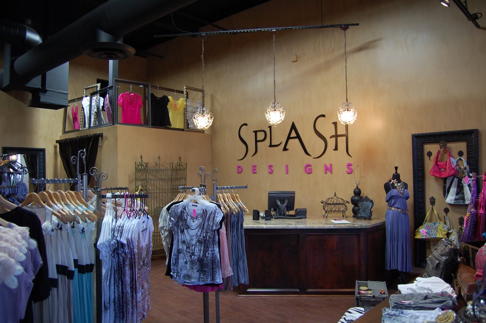 6 La La's SPLASH DESIGNS BOUTIQUE