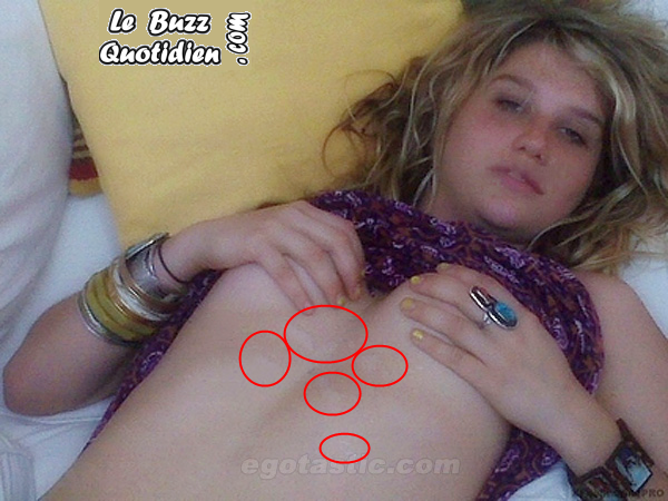 photo Kesha dénudée couverte de sperme