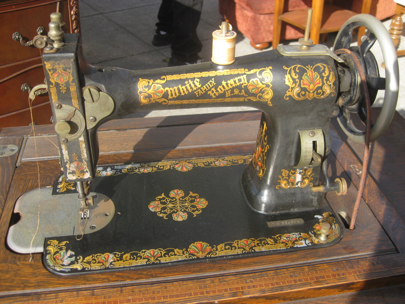 UHURU FURNITURE & COLLECTIBLES SOLD Antique Sewing