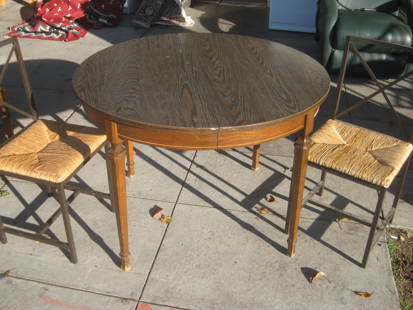 UHURU FURNITURE & COLLECTIBLES SOLD Small Round Table + Leaf 65