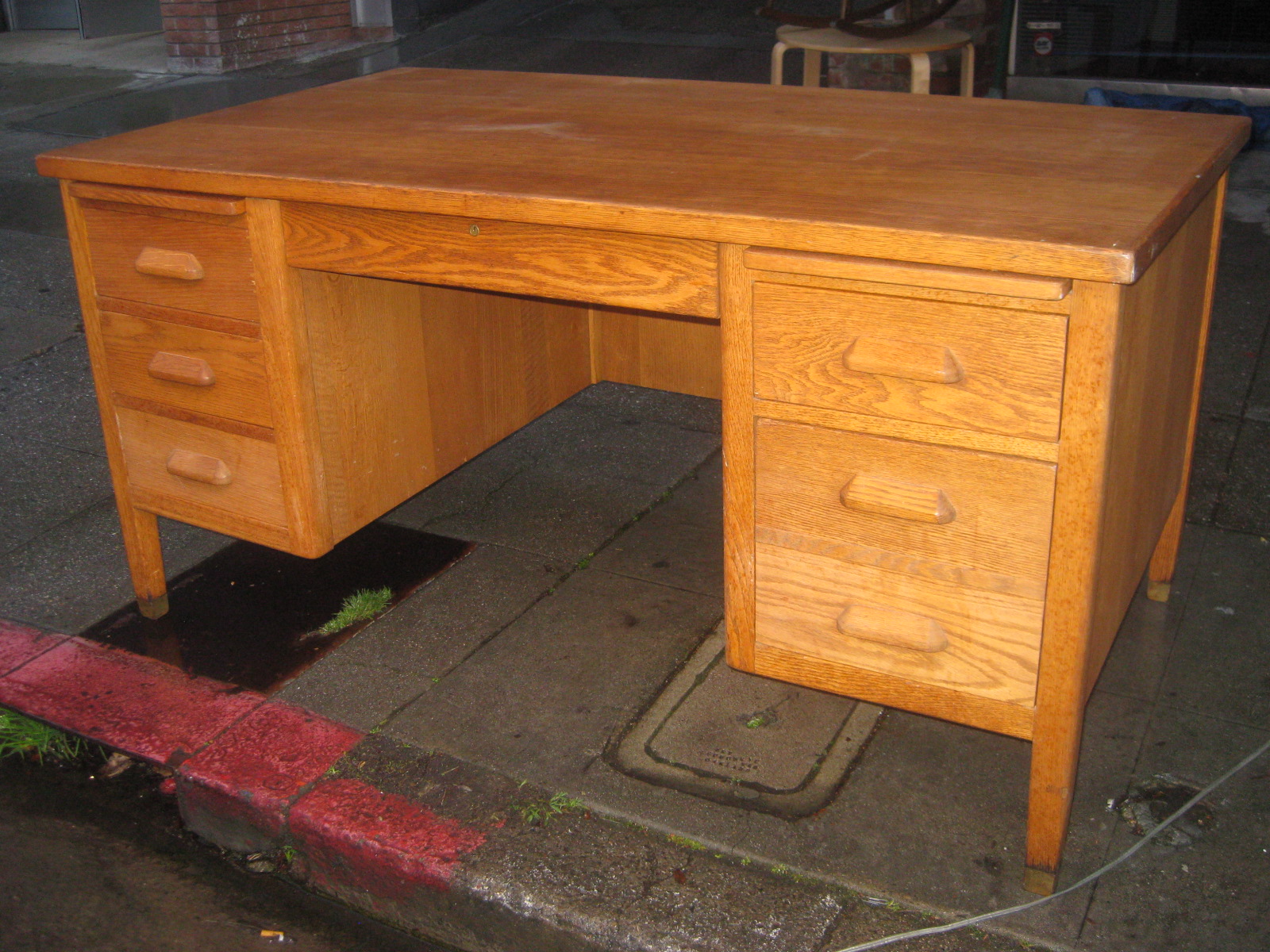 UHURU FURNITURE & COLLECTIBLES SOLD Oak Teacher's Desk 90