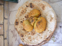 نان مخصوصي كه در روغن در مراسم گاهانبار تهيه شده و به عنوان نذري داده مي شود.