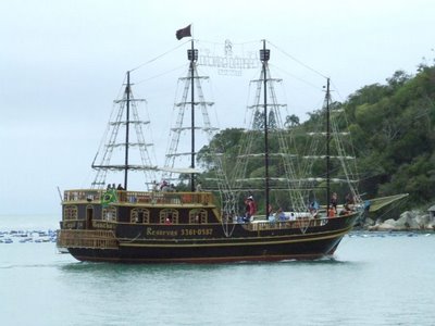 BARCO PIRATA