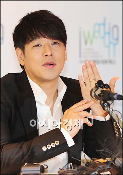 The Story Begins...: Ryu Si-won says "Will Be Faithful Husband"