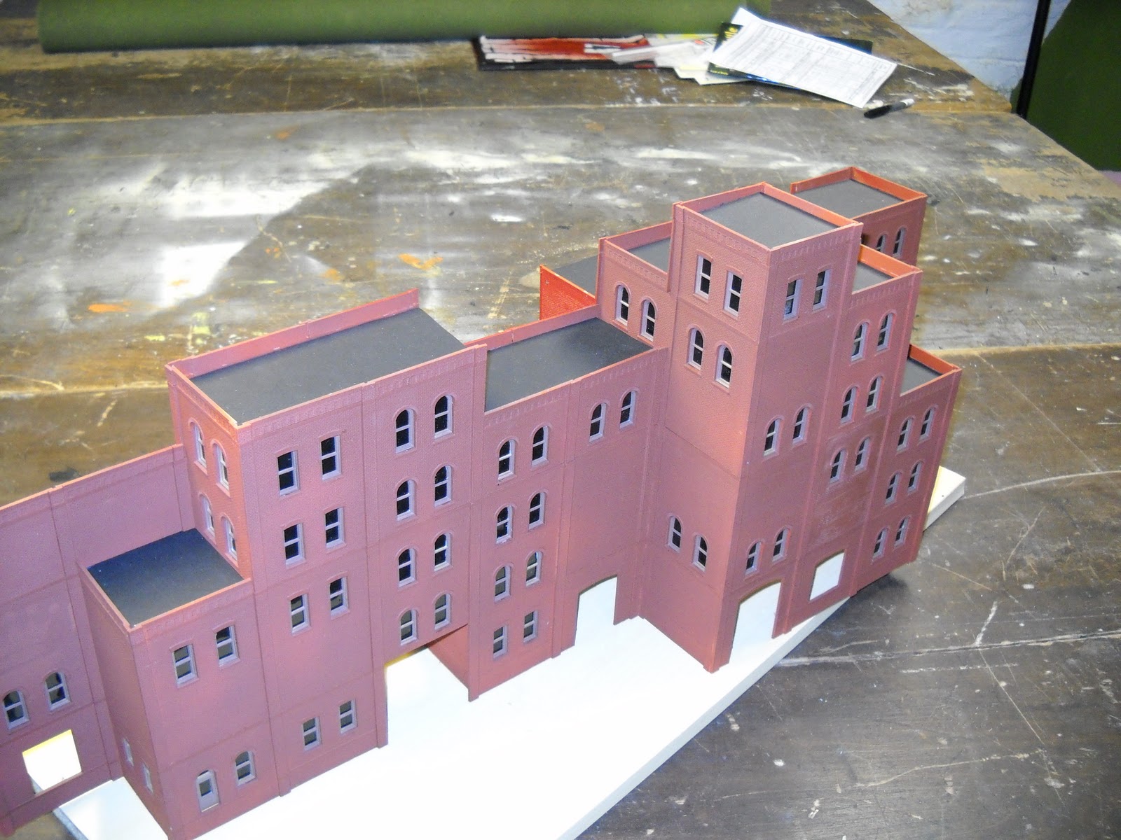How to detail an HO factory