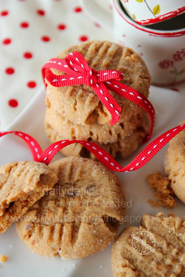 dailydelicious Peanut Butter Cookies One cookie, two cookie, I think