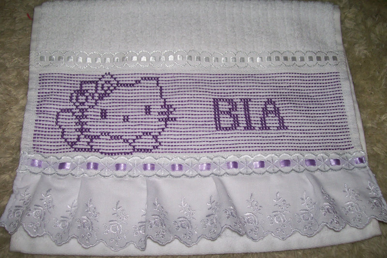 Atelier Lu Palermo: Bordados em ponto oitinho..