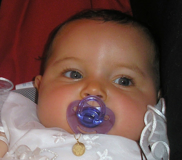 MA FILLE LENA QUI VAS FAIRE 2 ANS LE 25 JANVIER TROP MIMI