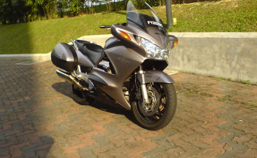 honda st1300 exhaust