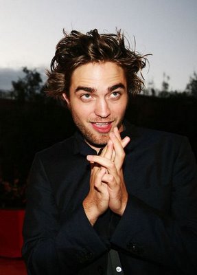 [Robert+Pattinson+Changes+His+Hair+Style.jpg]