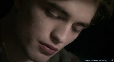 [The-Haunted-Airman-robert-pattinson-875313_400_220.jpg]
