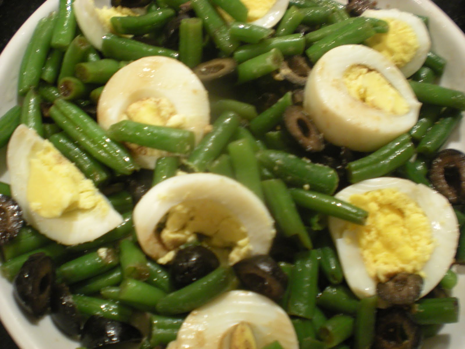 Thrifty Is Hot! Green Bean, Black Olives, and Boiled Egg Salad