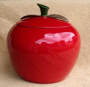 kitsch-apple-jar