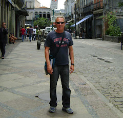 Um dia de passeio na Rua do Lavradio, Rio de Janeiro.