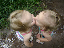 Kissing Sisters