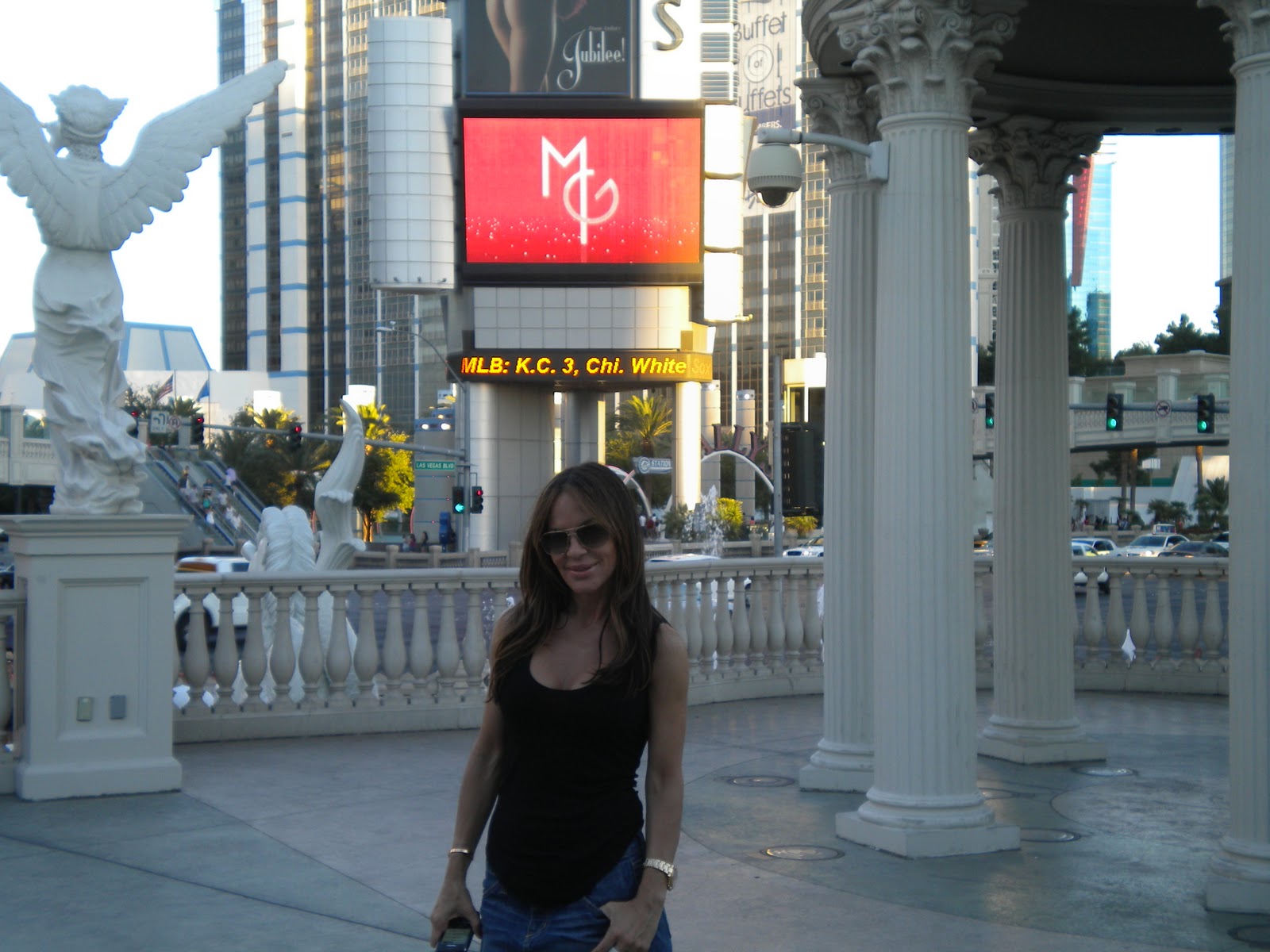 celebrity makeup artist in hollywood: Robin Antin’s must haves!