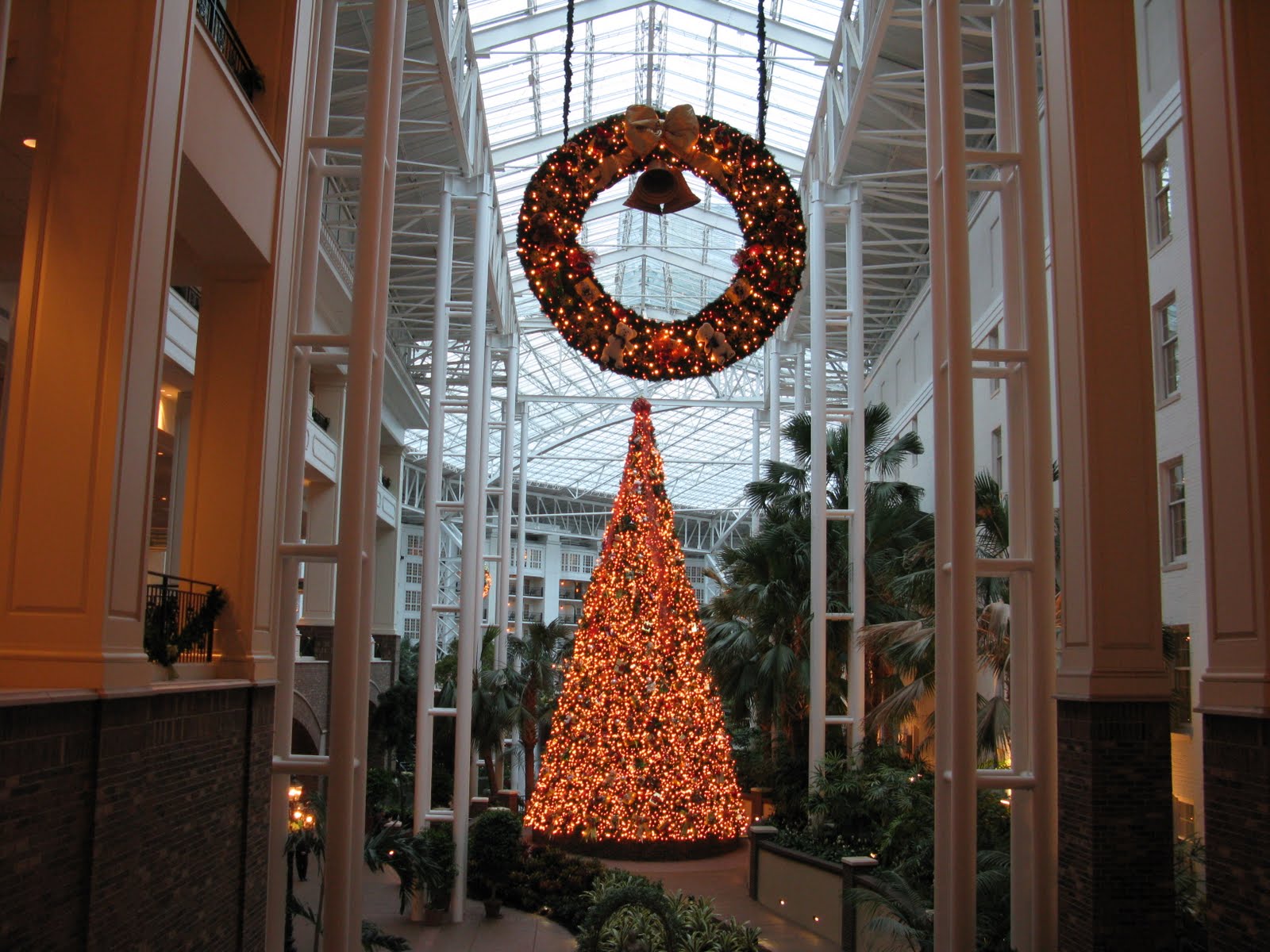 C2C Christmas Light up at Opryland, Nashville