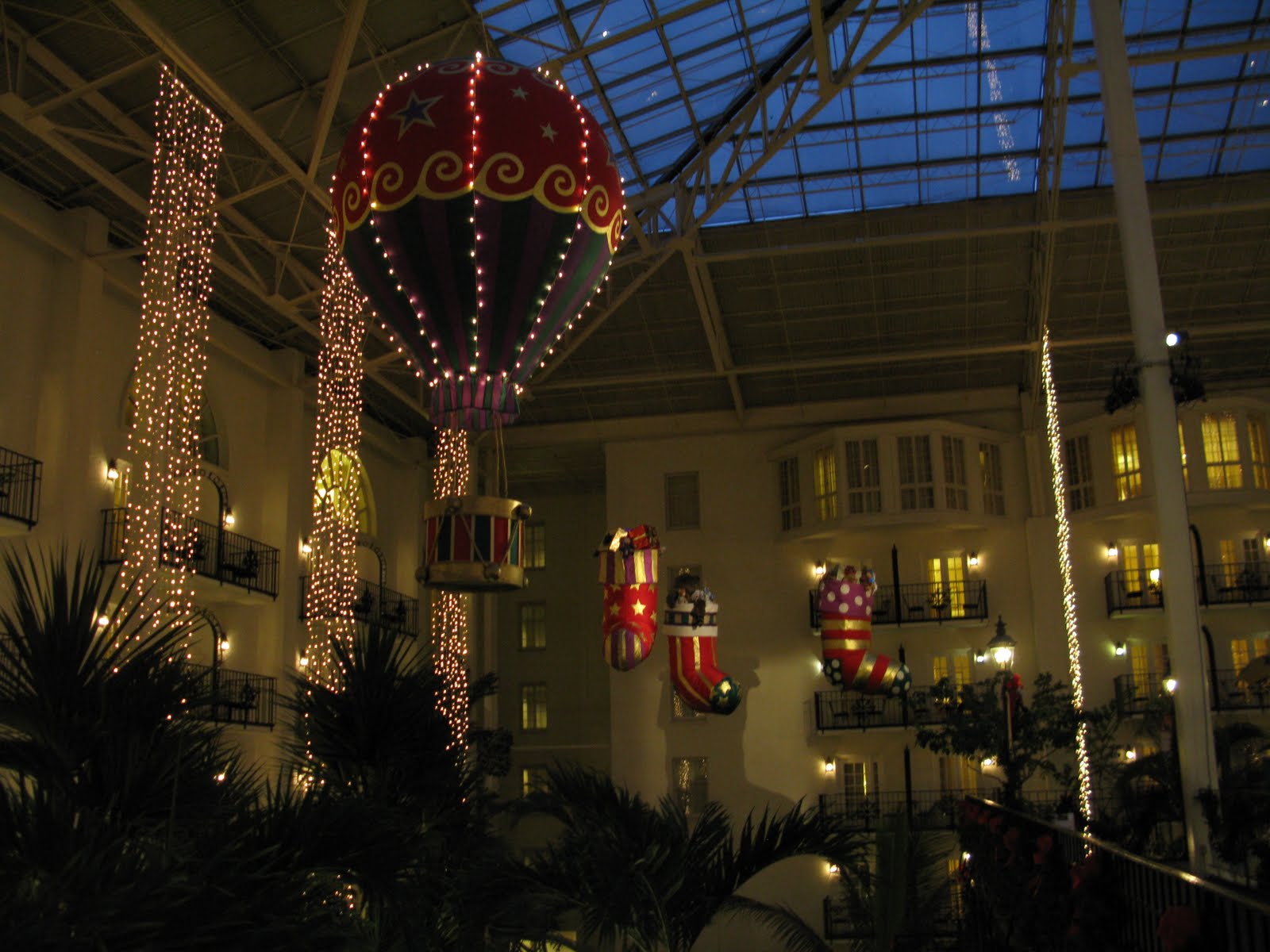 C2C Christmas Light up at Opryland, Nashville
