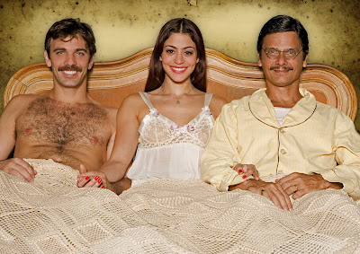 Qualquer mulher decente precisa de dois homens