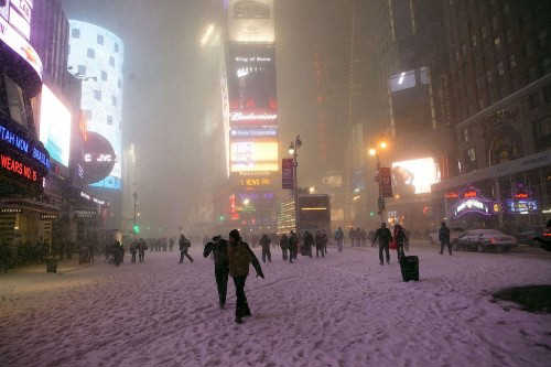 [The-Great-Snowball-Fight-In-Times-Square-008.jpg]
