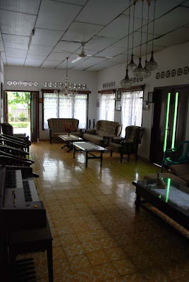 papi lukas: Rumah Op. Hitcha