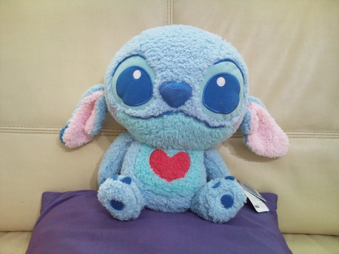 Plushie Heaven Stitch (Lilo & Stitch) Large Plushie w/ heart shape